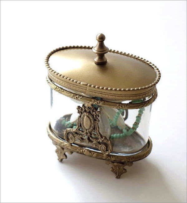 クラシックな蓋付き小物入れ(2)