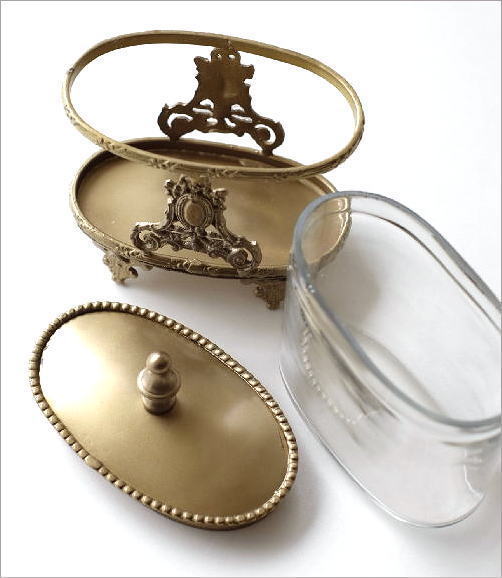 クラシックな蓋付き小物入れ(8)