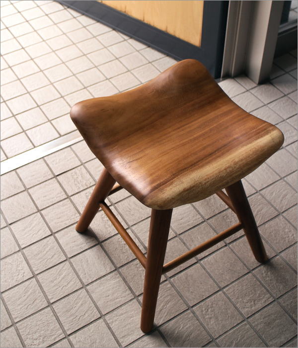 ウッドラギッドスツール(1)