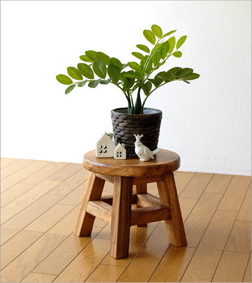 観葉植物を置く花台などにも使えます