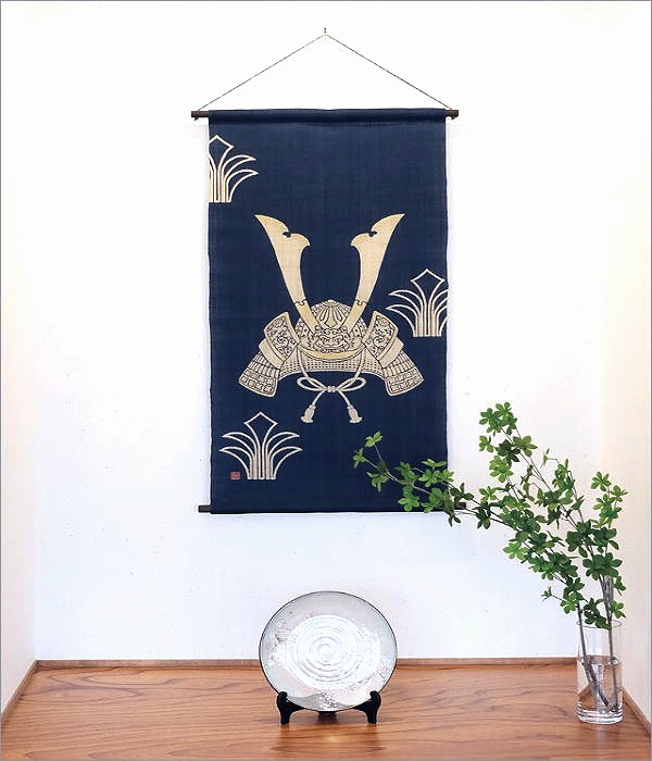 金彩タペストリー「鬼かぶと」(6)