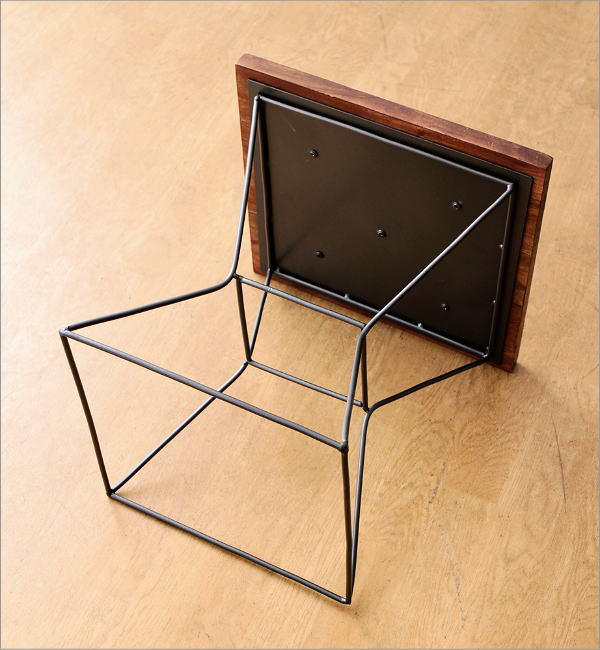 アイアンとウッドのフラワーテーブル(5)