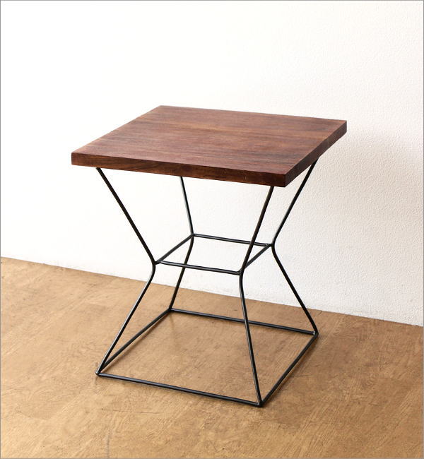 アイアンとウッドのフラワーテーブル(6)